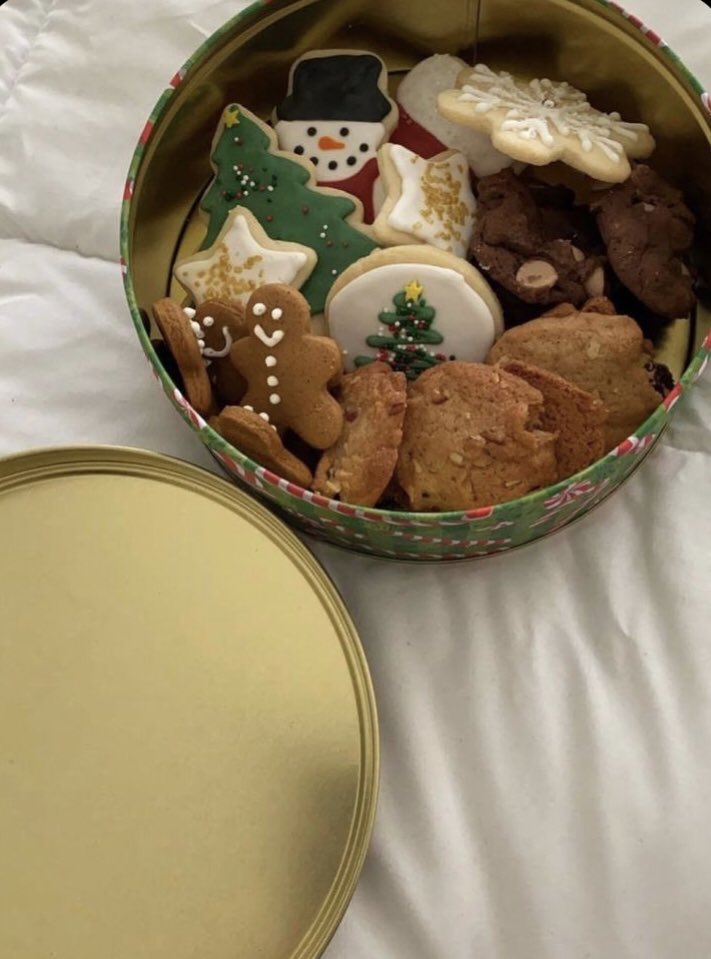 lilithteeth's tweet photo. short edtwt festive christmas dessert food poll! 🎄☃️🍫☕️
like & retweets appreciated 💞
#edtwt #EdTwitter #edtwtfoodpoll #EDtwt #edtwtthread #edtwtdiet #foodpoll #foodpolls #dessertpoll https://t.co/JzupRQOAHJ