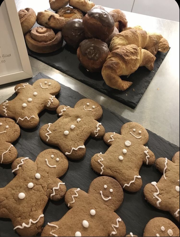 lilithteeth's tweet photo. short edtwt festive christmas dessert food poll! 🎄☃️🍫☕️
like & retweets appreciated 💞
#edtwt #EdTwitter #edtwtfoodpoll #EDtwt #edtwtthread #edtwtdiet #foodpoll #foodpolls #dessertpoll https://t.co/JzupRQOAHJ