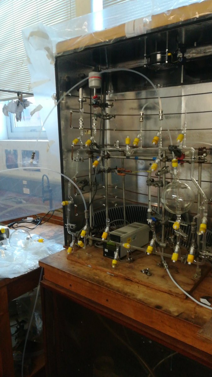 PhDAdventurer's tweet photo. I am pleased to share that i have passed my PhD! 🎉 Thanks to everyone who helped me on this journey, too many of you to name individually. Not allowed to call myself Dr till 30/11! Thought i'd post a picture of my #PhDLife to mark the moment 🧪🐝🌼👨‍🔬🍻 #AcademicChatter https://t.co/GtTHdpuE3g