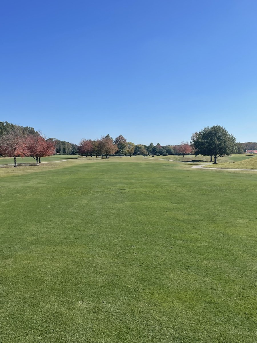 JoeGregal's tweet photo. Who wouldn’t want to @GolfWillowbrook with these @geoponics treated with Flex fairways? https://t.co/ku7ON7JYkI