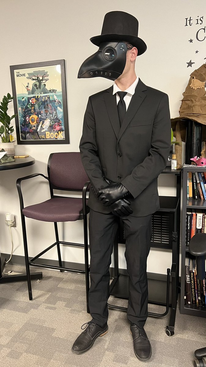 Norwalk_Debate's tweet photo. I like it when my debaters dress up for their rounds, but Thomas took it to another level. #highshooldebate #debater #debate #PlagueDoctor #PFdebate https://t.co/hwYw7Kv8e4
