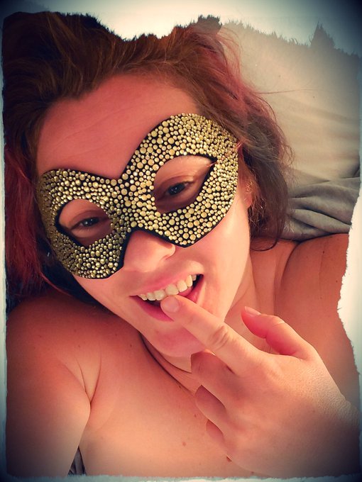 😊 Goodnight sweeties https://t.co/AwPhoYyz6W<a href="/tag/nature"class="tags"><span>#nature</span></a><a href="/tag/sunbathing"class="tags"><span>#sunbathing</span></a><a href="/tag/naked"class="tags"><span>#naked</span></a><a href="/tag/islandlife"class="tags"><span>#islandlife</span></a><a href="/tag/findom"class="tags"><span>#findom</span></a>