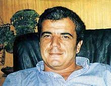 O kavgalarda hep yalnızdı
Nice oyunları o geldi bozdu
Dünyanın düzenine restini çekti
Kaçaktı ve kuralsızdı…

Ruhu şad olsun (3 Kasım 1996)

#AbdullahÇatlı