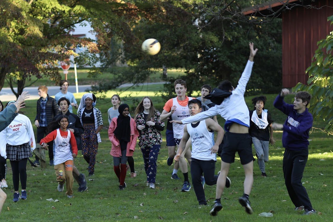 WT_XC's tweet photo. Yesterday, the team had their last practice😭😭Everyone showed up in their most wackiest outfits  for one final warm-up run together 🏃❤️

Shortly after, a game of Frazleerham commenced🥳🤪✨Things got a little rowdy but at least there were no “stupid injuries” 😉 https://t.co/ivUrAoZDcB