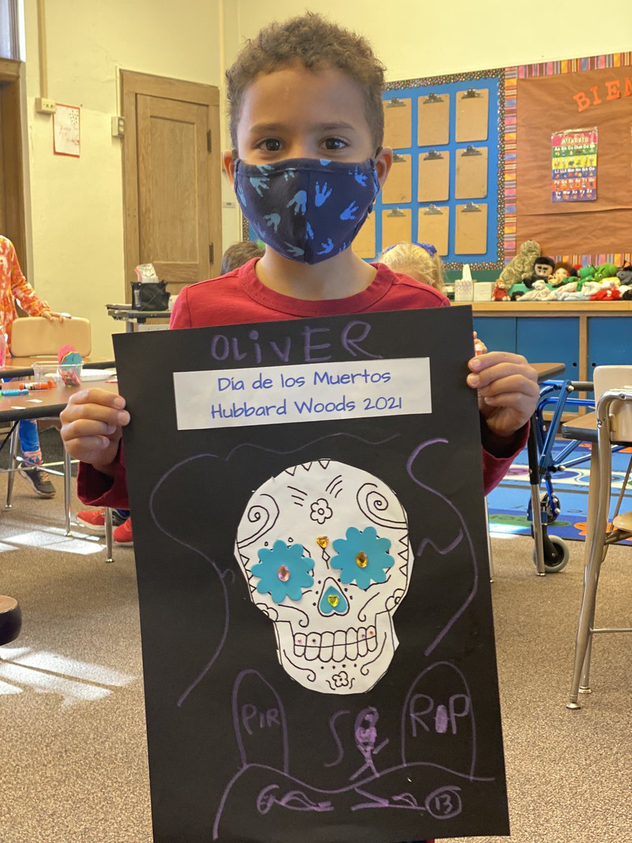 MaestraWinitz's tweet photo. ¡Feliz Día de los Muertos! @winnetka36 #We36 https://t.co/fjtPRTBkql
