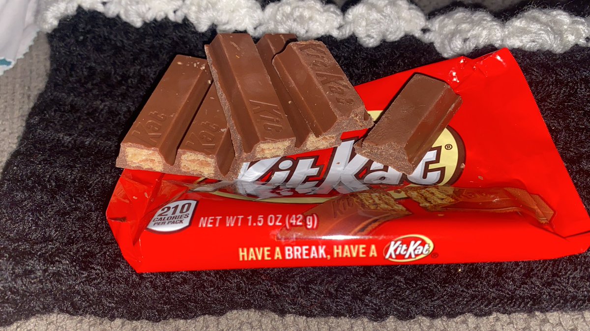 PaisleyChicken's tweet photo. @KITKAT with no wafery guts https://t.co/ZGyLy2K0oz