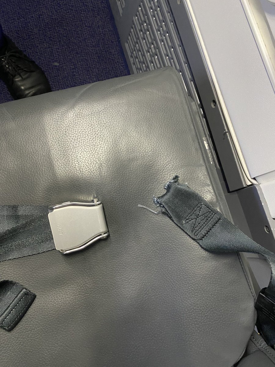 AlexMeheust's tweet photo. @askryanair when you paye for an additional hand luggage but that you don’t have the time to let it at the check in, that you paye a 50€ fine and at the end they take it to put it in the cargo hold anyway… are you kidding? Especially when the plane safety elements look like… https://t.co/brgzBiwdQR