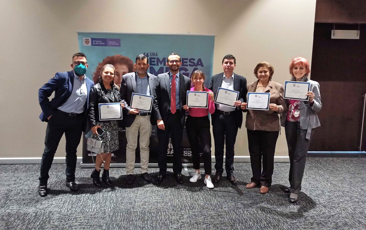 itbxcolombia's tweet photo. En @itbxcolombia estamos comprometidos con la reactivación económica de nuestro país.
Finalizamos el programa #TrayectoriaMega de la @camaracomerbog.
Gracias a los mentores y empresas que nos acompañaron.
@JuanDaCastano | @erikmonto | @Ortizo_play
#EmpresasEnTrayectoriaMega https://t.co/uVoHf6rviM