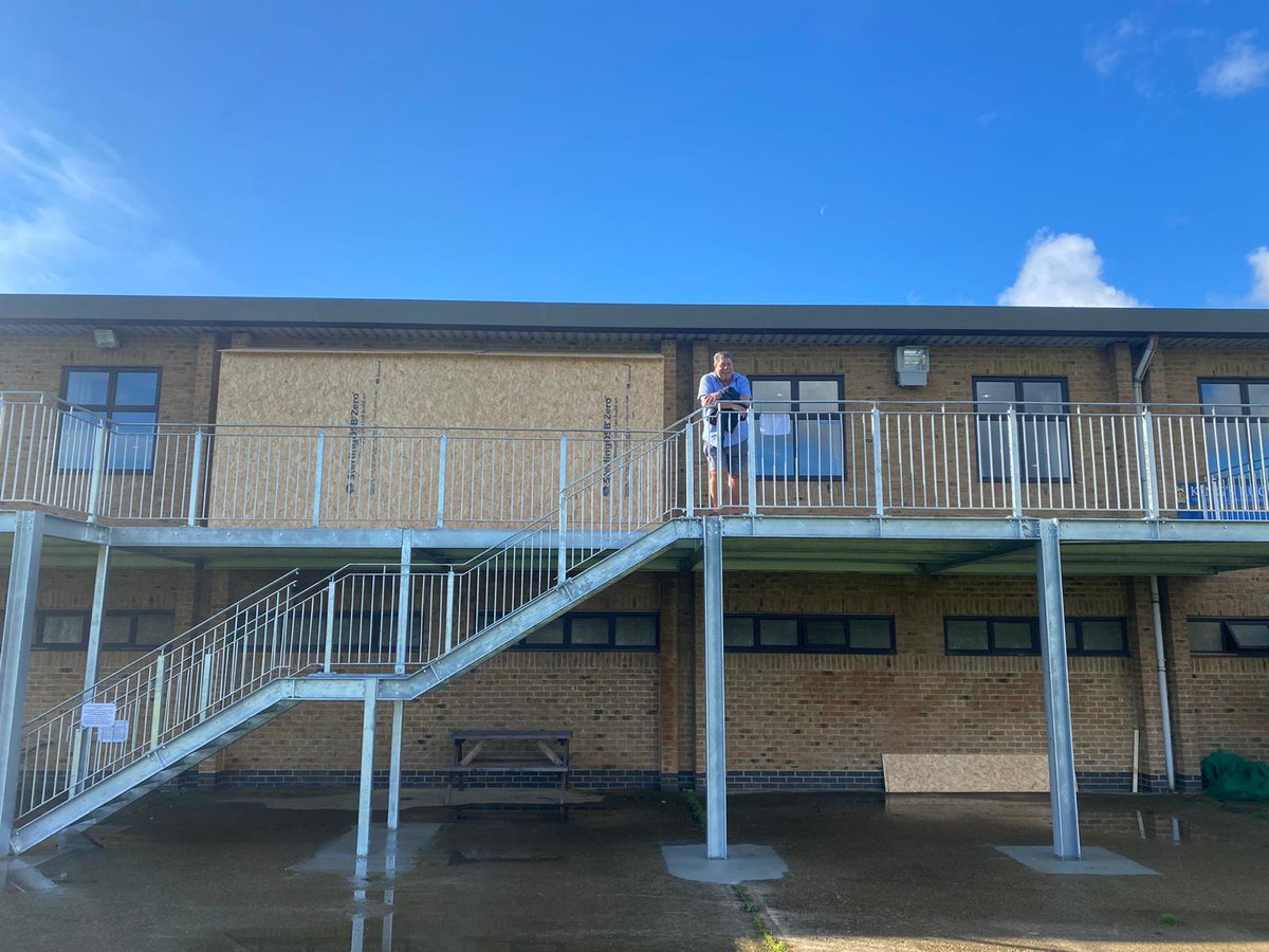 KingsrugbyUK's tweet photo. We're getting closer to completing the balcony project 🤗

That OSB is just keeping the clubhouse warm pending the bi-fold doors going in.

Watch this space for our big reveal / official opening - date TBC 📅 

#BalconyProject #BuildIt #TheyWillCome #GroundImprovement https://t.co/dxHIUxsmGx