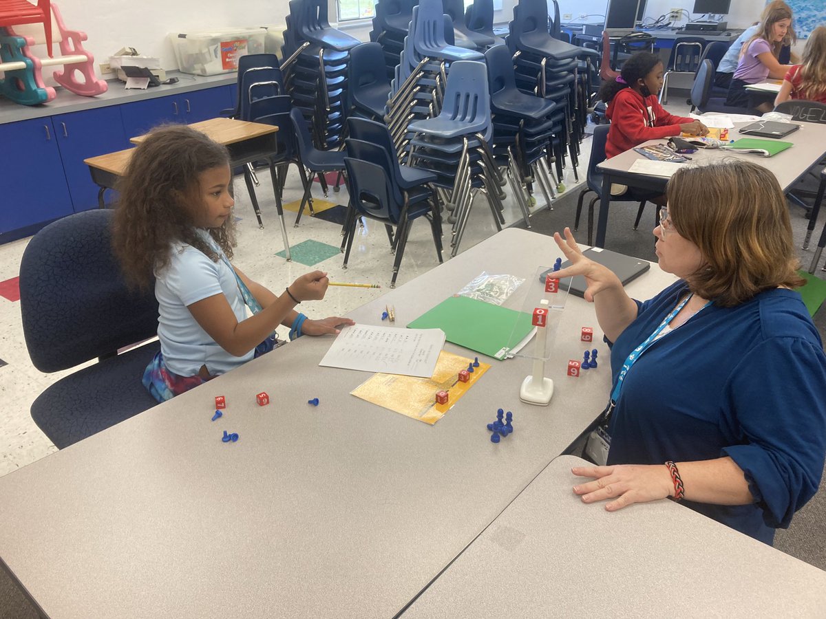 simpsoneduc's tweet photo. It’s #GiftedEducationWeek and I’m amazed at all that Mrs. Hassler-Jones does with our students. We’re doing Algebra in Elementary School!!! Balancing equations with hands-on learning #elevateESE https://t.co/hsZIi59CHZ