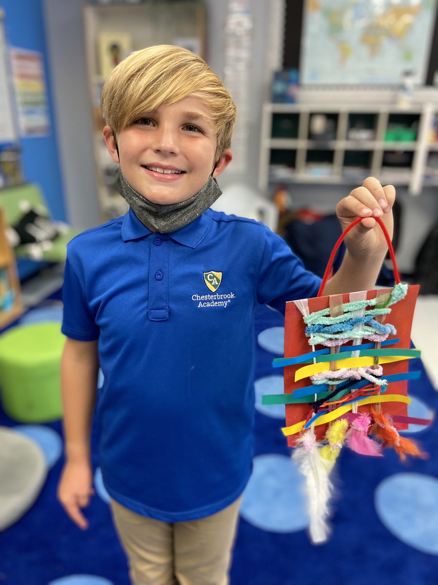 CBAWestChester's tweet photo. Check out these AMAZING weavings using recycled plastic bags as our warp strings and recycled cardboard for our looms! Third Grade rocked it! #arteducation #arted #creativekids #kidsart #rainbowweaver #onlyatcba https://t.co/OoJxCnoYUe