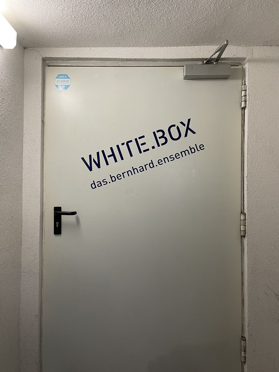 LandauDaniel's tweet photo. Heute, also jetzt dann gleich, im #OffTheater, genauer hier, in der „White Box“ 😍
-> „BLADE.UNWICHTIG“,
Ein Mash-up nach Werner Schwabs „ÜBERGEWICHT, unwichtig: UNFORM“
und Ridley Scotts „Blade Runner“, Konzept & Regie, Ernst Kurt Weigel 🙏 https://t.co/FLQdmJLOi8