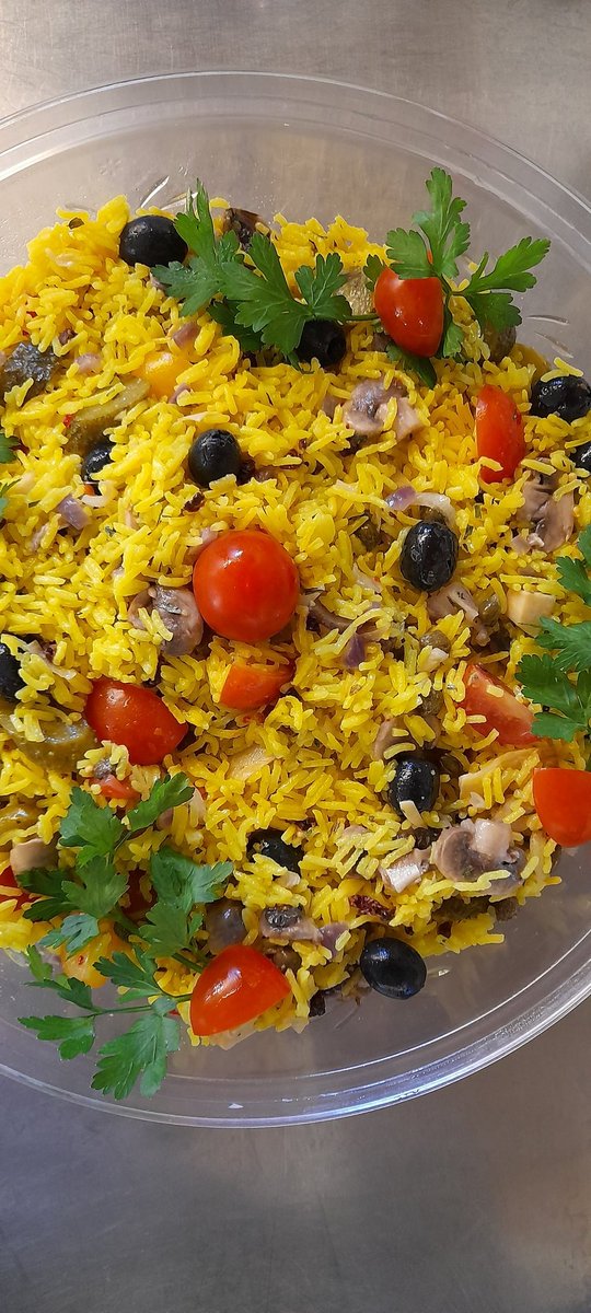 TheFatCarrot11's tweet photo. Film crew catering today. Menu included: Rice salad with tomatoes, mushrooms, gherkins, olives, asparagus, artichokes & capers.
#veganoption #vegan #vegetarian #vegancatering #gfoptions #cateringinkent #kentfood #asparagus #olives #filmcatering #albertaccredited #ecofriendly https://t.co/GvcfmdEwqn