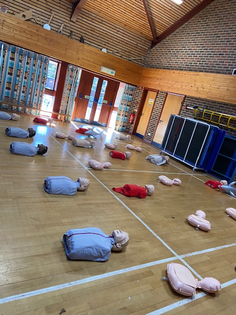 parksideprimary's tweet photo. A busy school today; day 1 of First Aid training for all the children, from @ChoiceMedics , a visit to Young at Heart Club to read poetry, Year 6 House Captain elections, and a Young Voices @YVconcerts rehearsal! #proudtobeParkside #opportunities #Excellence https://t.co/3JjVEH1F1B