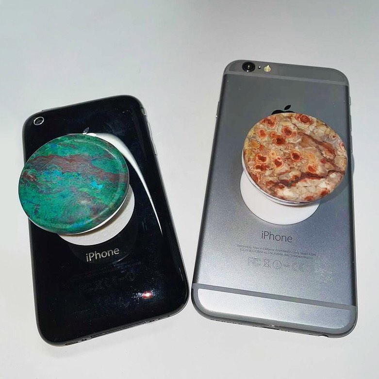 HiTechDiamond's tweet photo. Jon Houle recently started making slab #popsockets for cell phones. “I start with a 100# disc and work my way up to 3,000# before finishing it off with the 14,000# paste and polish disc. Making #cabochons and slab pop sockets hasn’t been easier or faster!” 

#lapidary #popsocket https://t.co/GUCCOtlsmn