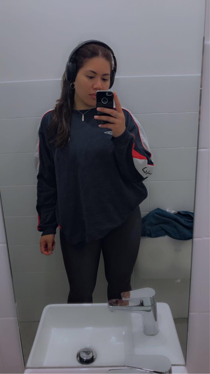 rosabtafa's tweet photo. 4am gym grind always hit different. https://t.co/akrr7D6WJK