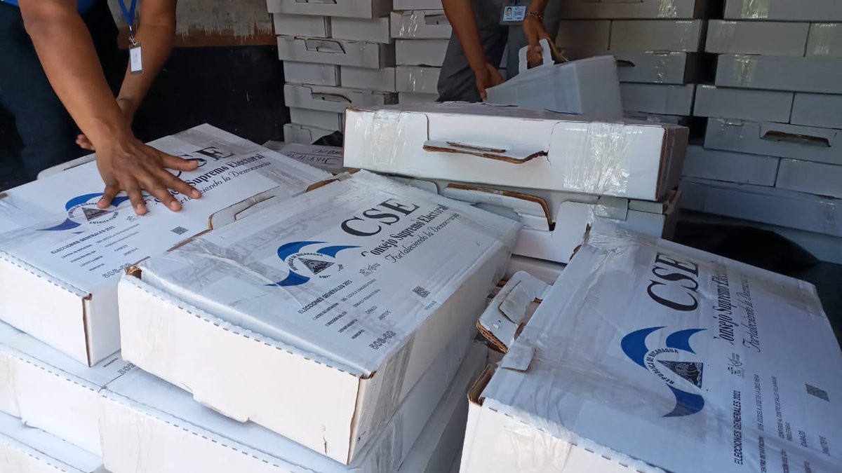 RManifiesto's tweet photo. Llega las Maletas electorales al departamento de Carazo, a la bodega departamental en La Normal Ricardo Morales Aviles en Jinotepe, Carazo, para posterior ser traladadas a las bodegas municipales, de donde serán distribuidas a las juntas receptoras de Votos.
#ElManifiestoPlus https://t.co/UqGBk4PyNE