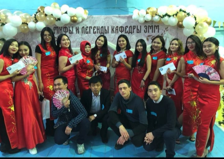 Kalicha53716100's tweet photo. 👩‍🎓🧑‍🎓👨🏻‍💻👩🏻‍💻✨ https://t.co/M8zoi9suPy