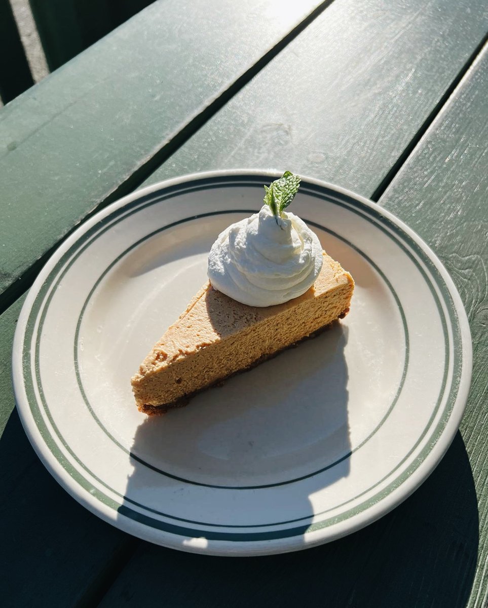 pepinothemouse's tweet photo. New cheesecake, who dis?!
Pumpkin Cheesecake with whip &amp; mint.
Messing with the classics again at #PepinosSpaghettiHouse on #CommercialDrive in Vancouver’s #LittleItaly. https://t.co/kgP31VrsMd
