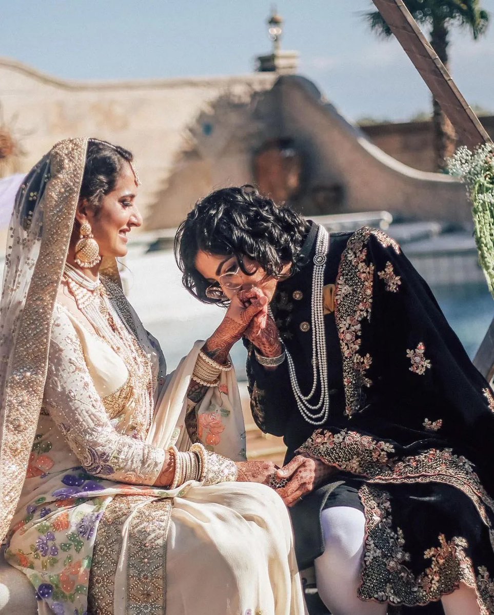 hrlywomen's tweet photo. this wedding photoshoot ☺️ https://t.co/5Q5u73UIAQ