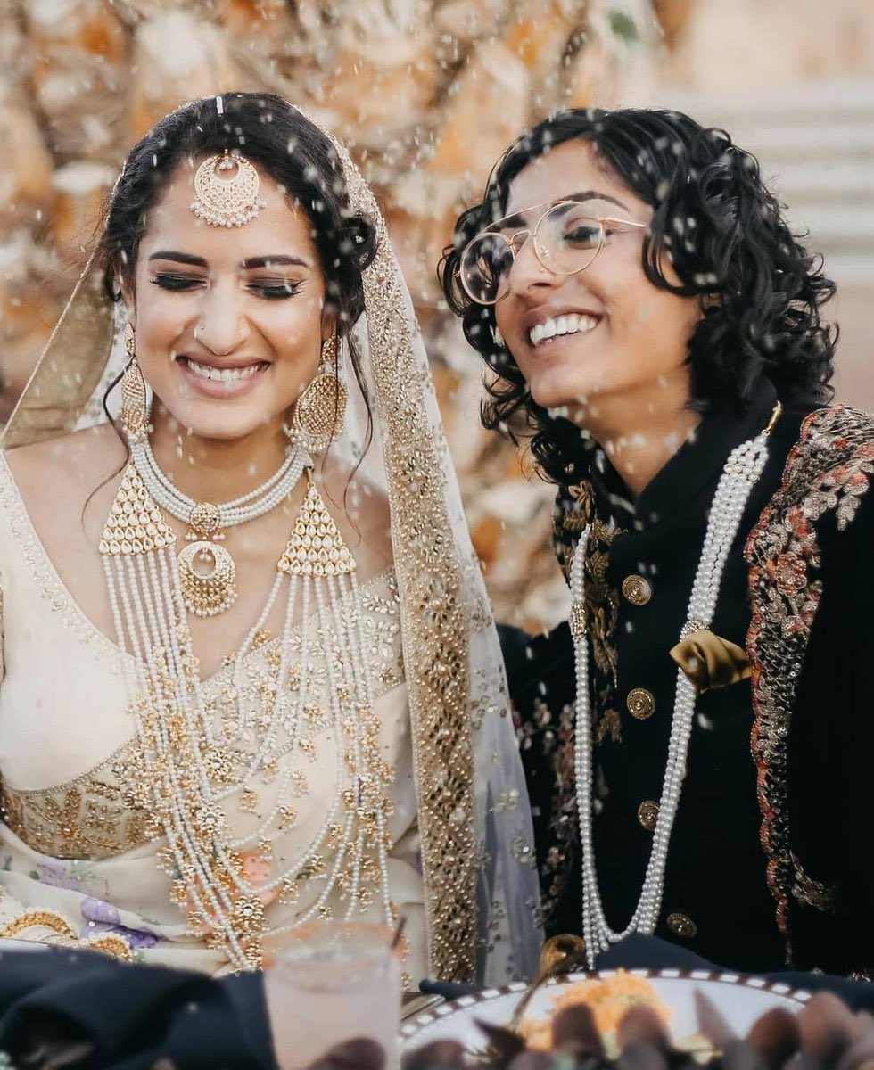hrlywomen's tweet photo. this wedding photoshoot ☺️ https://t.co/5Q5u73UIAQ