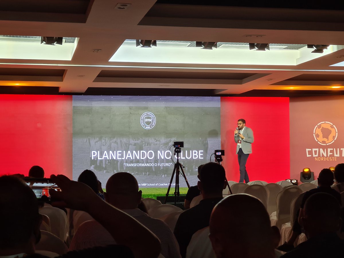 MBPSchool's tweet photo. ➡️ @Jaimefortuno, socio-fundador, estuvo presente en la @confutnordeste⚽️ donde pudo compartir los pasos a seguir para que los Clubes puedan crear su propio método de desarrollo de jugadores a través de nuestro Sistema #IPPM ✅
#SimboraPraConfut #MBP #IAmMBP #coach #Brasil https://t.co/6wMvo21MdK