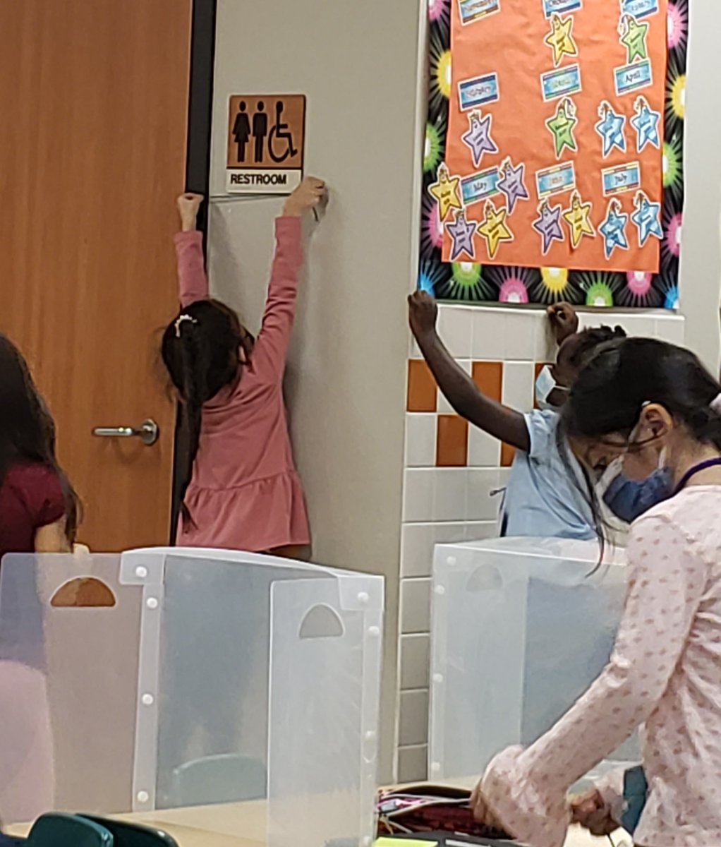tnchadwick1's tweet photo. Using our measuring string to explore longer and shorter. #EurekaMath @JonesECPKK_AISD @JmwhiteWhite @RosalindBurns9 @AldineISD https://t.co/vwS3p1tI9p