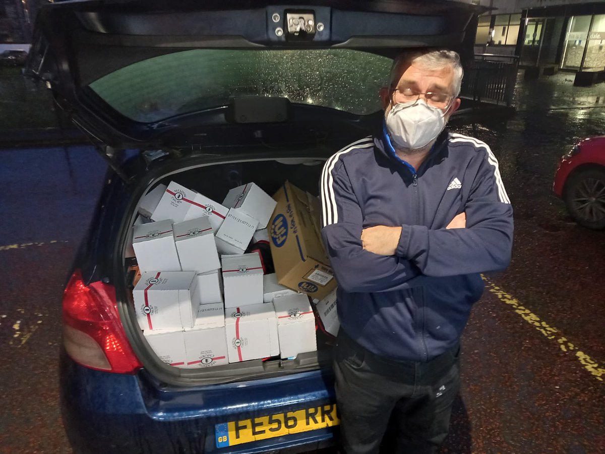 ArmyOfKindness2's tweet photo. A very busy night tonight, footfall increased with demand for hot food, thanks to John shaw  dropping off milk sachets, thanks to @AlKhairUK for funding this weeks soup kitchen, food also delivered to local provisions and service providers who needed it. #Volunteers #Aok #Unity https://t.co/XfnCBFq144
