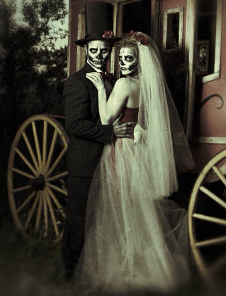 ZahirEvents's tweet photo. La Catrina y la Calaca para sellar su unión a #ZahirEvents debían llamar para una hermosa #bodadestino organizar sin preocuparse de nada  como si fuera el paraíso aún en el más allá... 💀💞💀#martesdebodas #calaverita #bodatematica #DiaDeMuertos https://t.co/p8IfDi3tPq