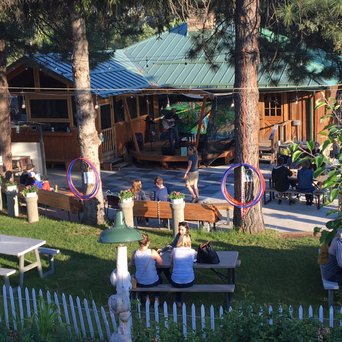 Nothing says "fall" like some live music and local ciders at our spacious Apple Amphitheatre.