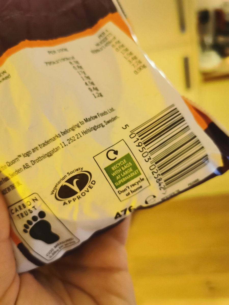 lucyreckons's tweet photo. @QuornFoods @Tesco absolutely rancid, bitter tasting Quorn Nuggets bought in Tesco Hove this afternoon. V disappointing. Please investigate, recall the batch and refund us, someone could get very ill 🙏🤢 https://t.co/C5gc0u4nKV