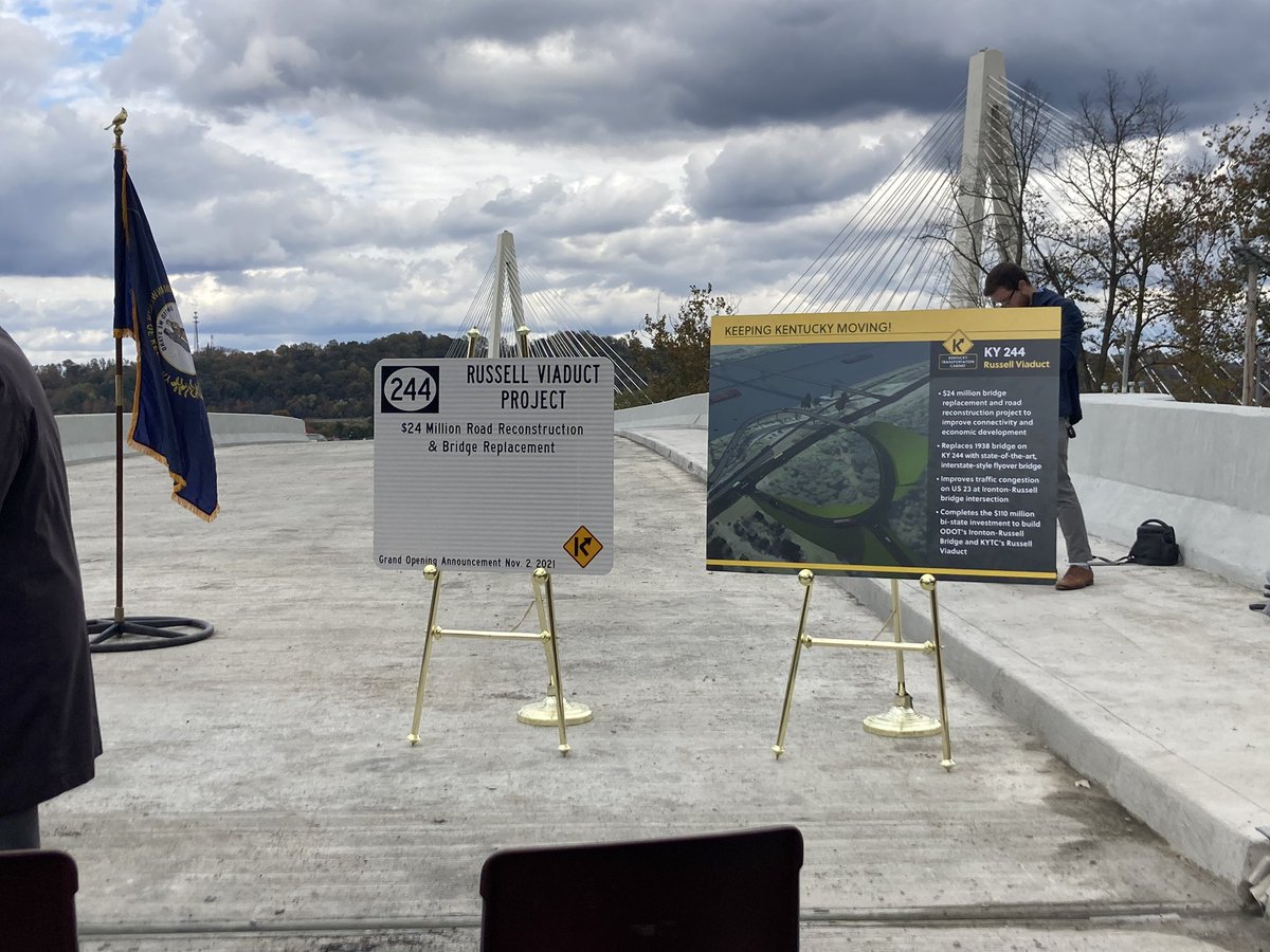 SOAR_EKY's tweet photo. Sabrina McWhorter, Manager of SOAR’s Business and Innovation team was in attendance as @GovAndyBeshear and local leaders hosted a ribbon-cutting ceremony today to mark the completion of a new viaduct in Russell.
#thereisafuture #appalachia https://t.co/T1PtV2Y4Hq