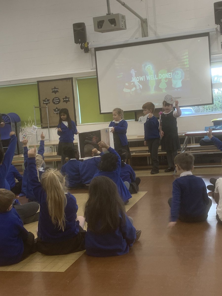 MissSmith43's tweet photo. Today we looked at the importance of keeping our minds and bodies healthy. Thank you @HealthyMindUK for delivering a brilliant session.  @Bowness_Primary https://t.co/BHh2YtZbYt