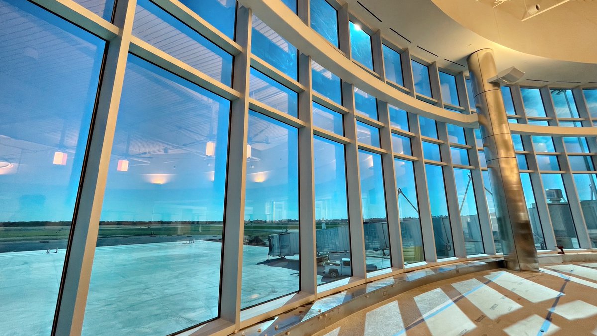 WhatsThe_DL's tweet photo. Inside Look At The New LFT Terminal, Opening January 2022 — https://t.co/Rq0tRX2cqT https://t.co/2Rw5mA1hU1