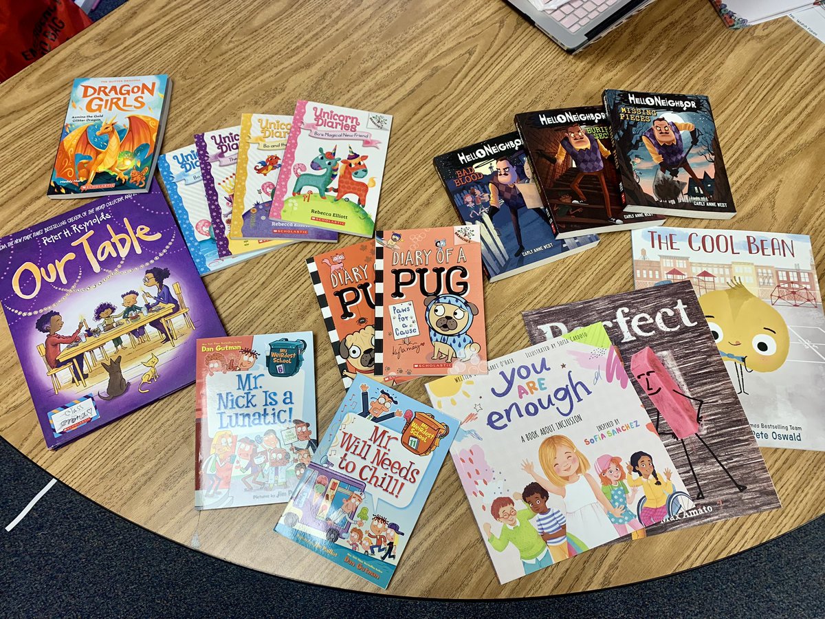 theMsVera1's tweet photo. We had SO much fun shopping for our brand new books from @Scholastic!! 📚 I was blessed to be able to add 16 new books into our classroom library!! ❤️ Students immediately sat down to dive into their books! Now I really can’t keep the kids out of their books 😝 https://t.co/YagMVBFJwJ