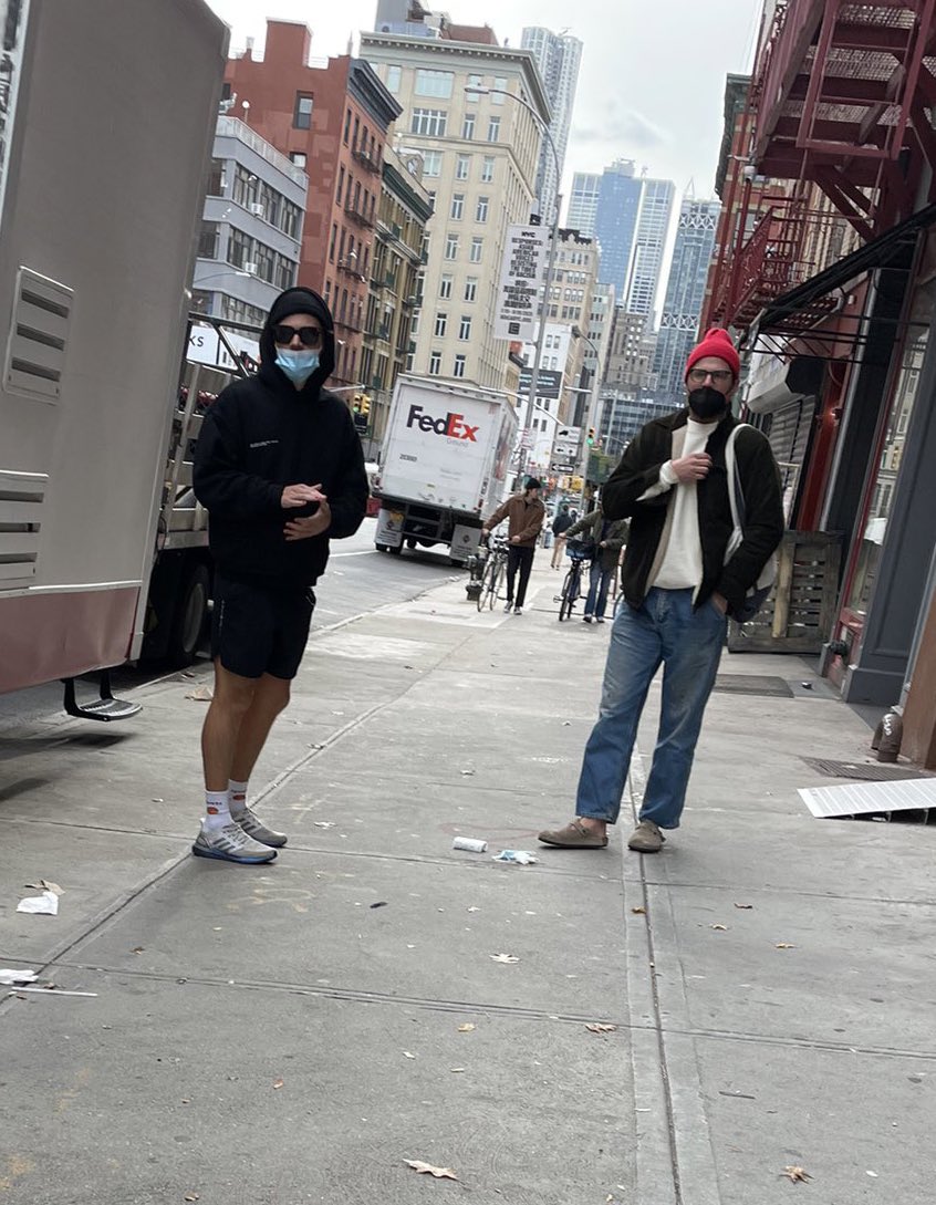 hsdaily's tweet photo. Harry out in NYC today - November 2 (via @saigonftv) https://t.co/XvXkuPWkNW