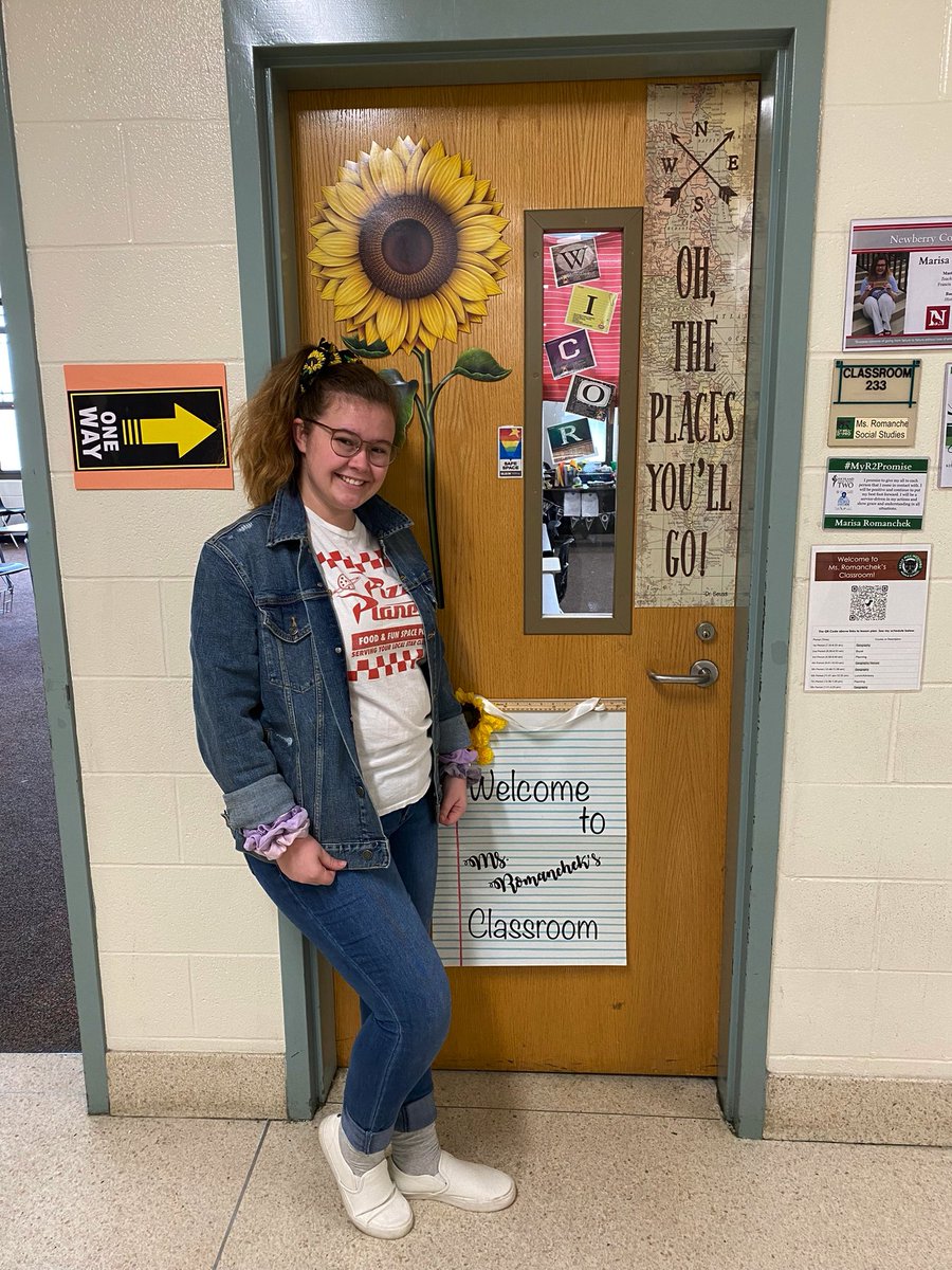 MsRomanchek's tweet photo. Day 2 of AVID Spirit Week! I got to dress up as some childhood idols, DJ Tanner and Kimmy Gibbler! A fun day with some FUN outfits! #ThrowbackTuesday @kmmpmavid @KMMPMPanthers https://t.co/ydd66X4dsY