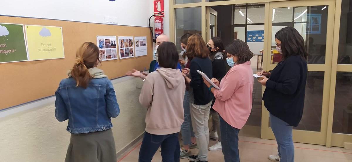 CervantesEscola's tweet photo. Tarda de formació de centre amb l’equip impulsor de @xarxaCb! Processos de reflexió-acció transformadors. Primera sessió amb tota l’energia de les dinamitzadores Ester i Leo, gràcies! @consorciedubcn https://t.co/wQa8VhnpfT