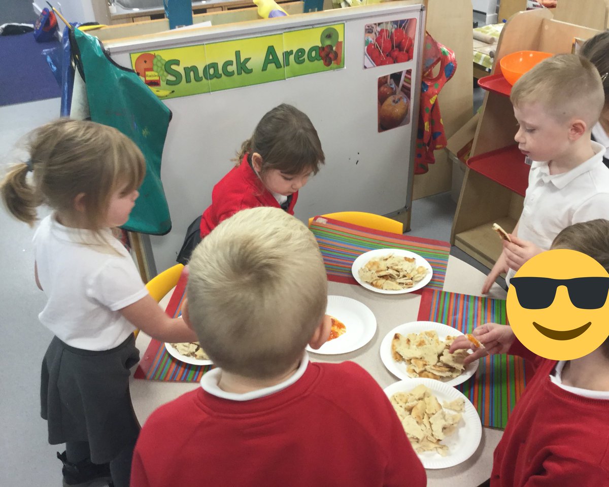 MD_Class1's tweet photo. Reception and @MD_Nursery are learning all about Diwali this week. We read and watched the story of Rama and Sita. Afterwards we tried some Indian snacks, nan breads and poppadoms! The children even tried some mango chutney! @MD_MrsThompson #MDTopic https://t.co/cQvjZYl5kW