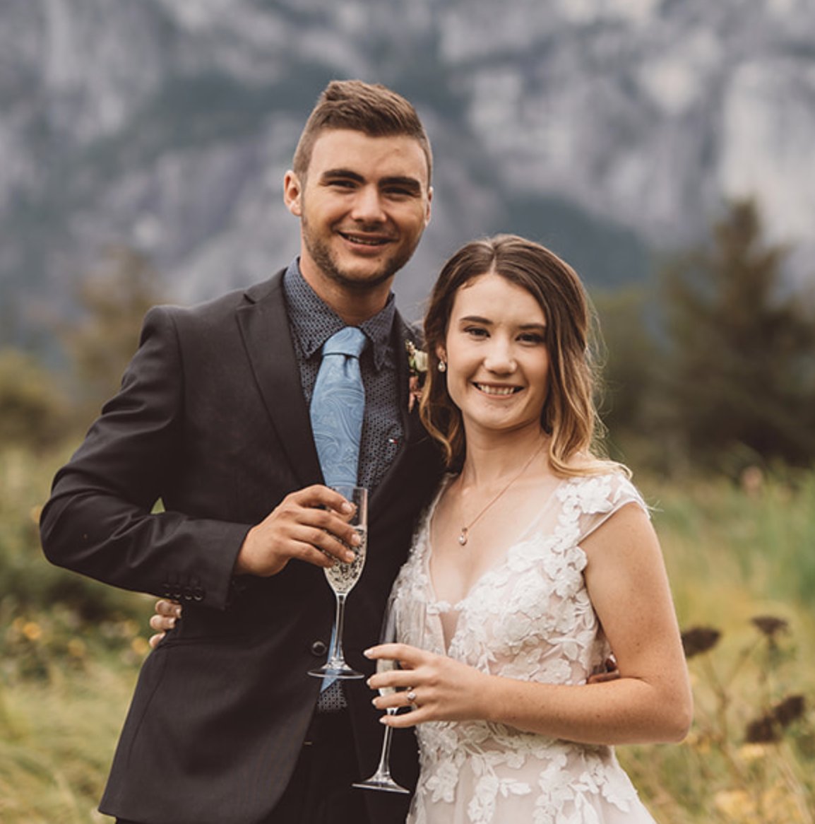 darcynews's tweet photo. A young couple in Surrey is missing and police are issuing a plea for help. Matthew + Janaye Sawatzky, 23 and 22, were last seen on Halloween and are believed to be traveling in a 2021 Black Dodge Ram. It appears the couple was married in Sept. https://t.co/VsbJeyzN7j https://t.co/gg1Uhzlg1m