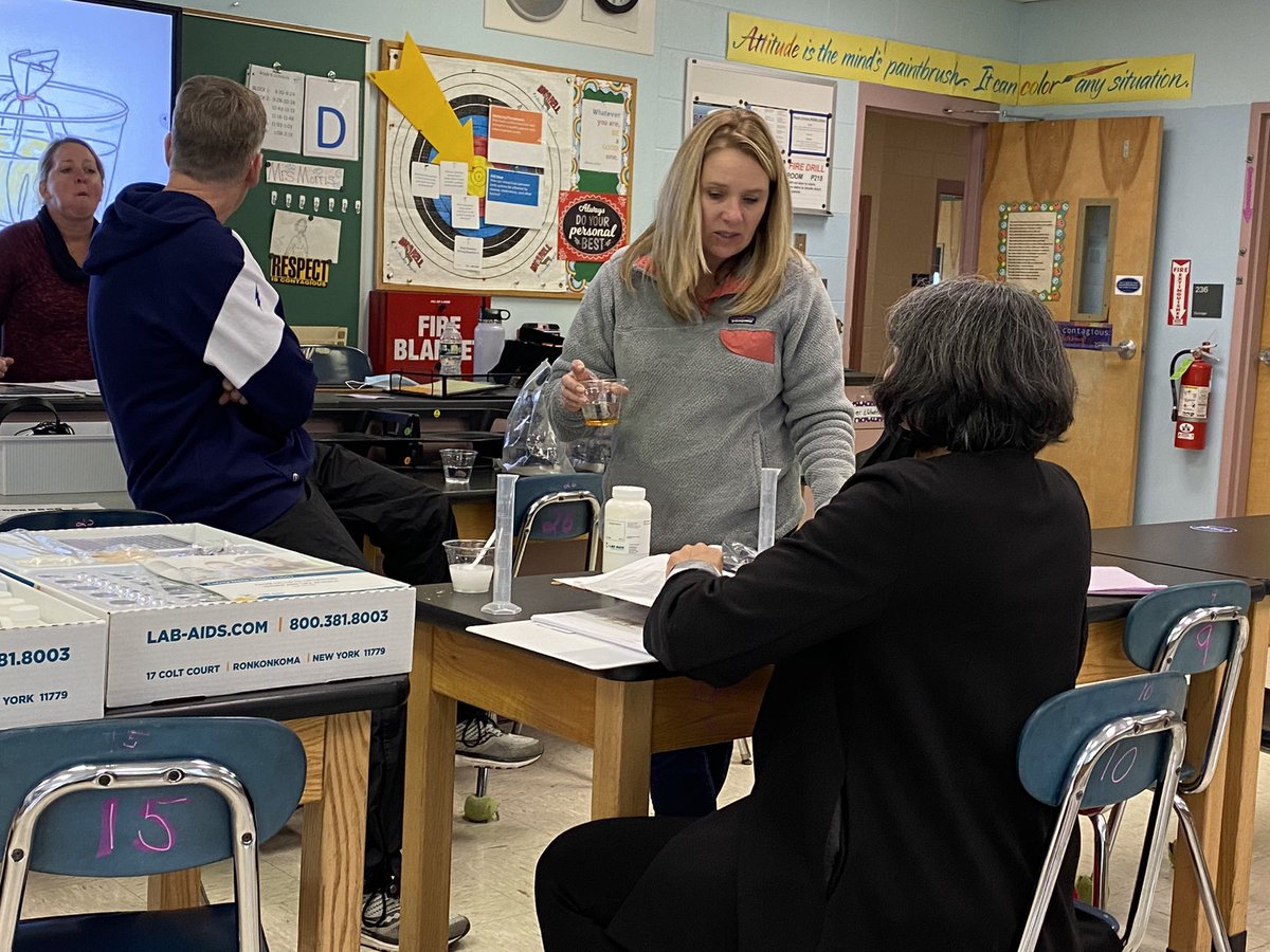 FranklinCoveyJD's tweet photo. Training day for science teachers in New York..If you are interested in learning more about our AMAZING middle school program, โIssues and Scienceโ by SEPUP from The Lawrence Hall of Science.. please let me know.. #teachers #science #training #learning #school #sepup #labaids https://t.co/Iby2J0i5P6
