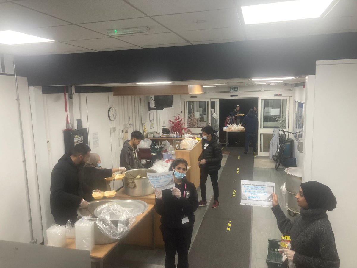 sheraz_shiri's tweet photo. Tonight Youthworkers also supporting #YWW21 #YouthWorkWeek2021 by helping feed the homeless, been supporting Rochdale every week since 2016, supporting community and individuals in tough times to become resilient. Lending an ear has been a lifeline to many. #Empowerment #youth https://t.co/epLNyYrMPR