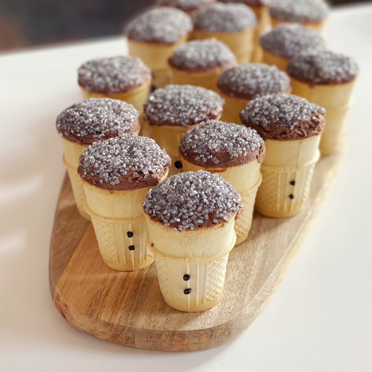 Good evening Bake Off fans, the studio has 3 more bakes for you from our talented team this week! A Colourful Victoria Sponge Cake By Sheryll, a Lemon Rams Cake By Poppy and Chocolate Orange Karaoke Cakes By Georgia: