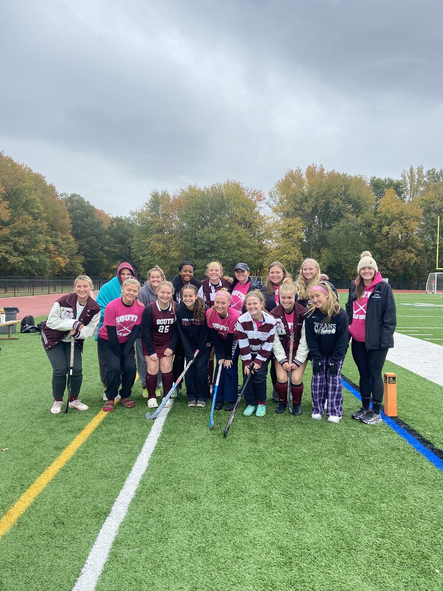 trsfieldhockey's tweet photo. 2021 was a season for the books. Beyond proud of the hard work, determination, and most importantly the bond this group of young ladies have. Good luck to our seniors, you will be deeply missed 🏑💪 See you at the banquet 🎉 @TRSTribe @MsRyan_SBFH @coachkelly_fh @ms_scala12 https://t.co/76PbW2FnHa