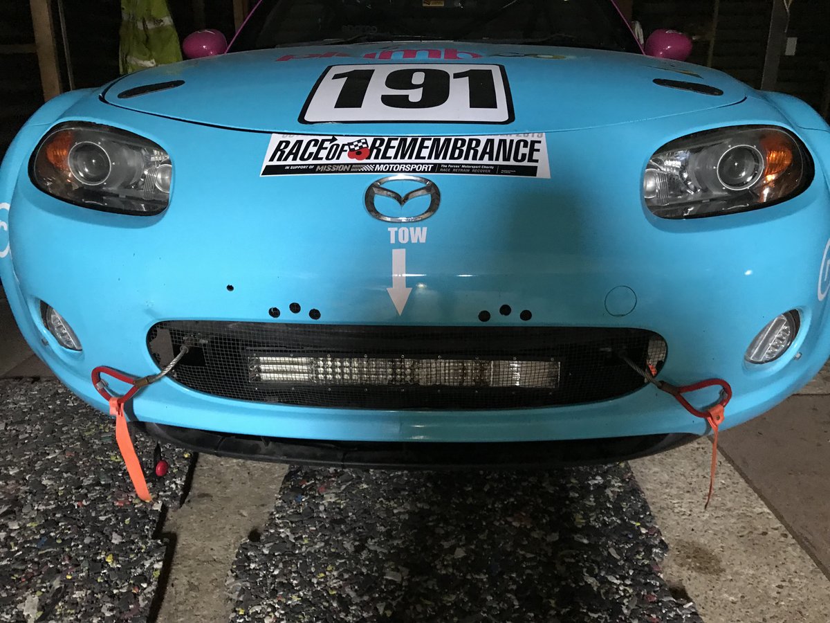 StuartHumphrey5's tweet photo. The car is almost ready for Race of Remembrance, new lighting fitted and fast fuelling system to complete, thanks to @RushdenGraphics @realcleaning @harrowdenturf and Owen Refrigeration https://t.co/SQHruU2fVh