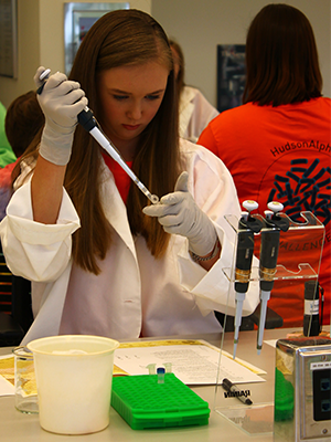 HAEdOutreach's tweet photo. EDUCATORS, requests for Spring 2022 field trips here at @hudsonalpha opened TODAY! Grab one of our available dates and bring your students to join us for our hands-on lab experiences this spring! 🔬🧬👩🏽‍🔬🧑🏼‍🔬👨🏿‍🔬 https://t.co/MTTj0vSwGB #alsci #STEM #biotech #fieldtrips https://t.co/sk30QhUx9S