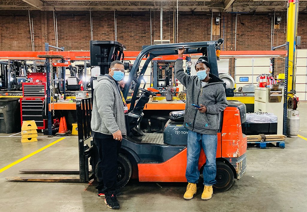 LiteracyKC's tweet photo. Did you know that we offer a forklift certification class? We are so incredibly proud of these students who are earning their certification as well as attending classes at our Troost location. Drop some encouragement in the comments below!π
#literacykc #literacykc #forklift https://t.co/3asLHFmJqt