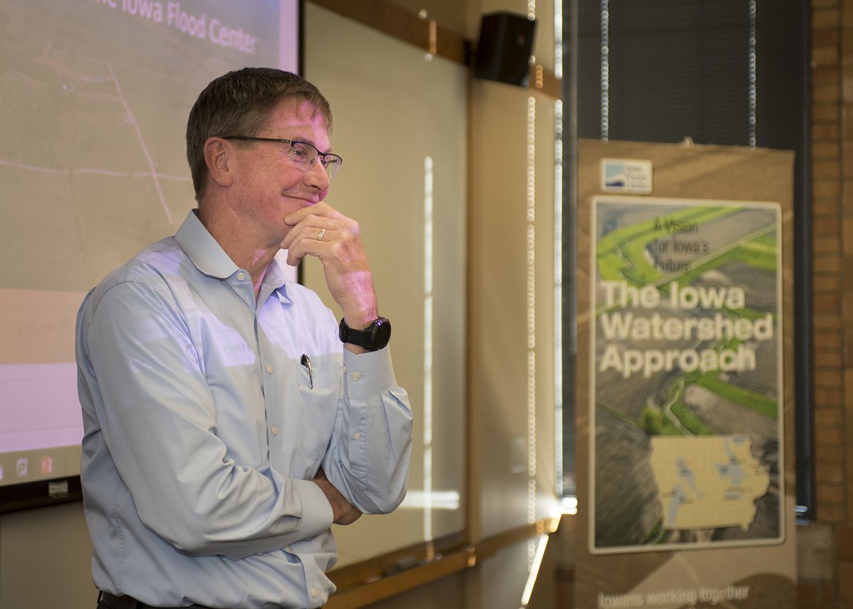 Congrats to IIHR's Larry Weber, who received the Integrated Water Resources Management Award from the American Water Resources Association! Weber plays a major role in improving &amp; transforming watershed management in Iowa. iihr.uiowa.edu/2021/11/02/web… <a href="/AWRAHQ/">Am Water Res Assn</a> @DrGVillarini <a href="/UIowaEngr/">UIowa Engineering</a>