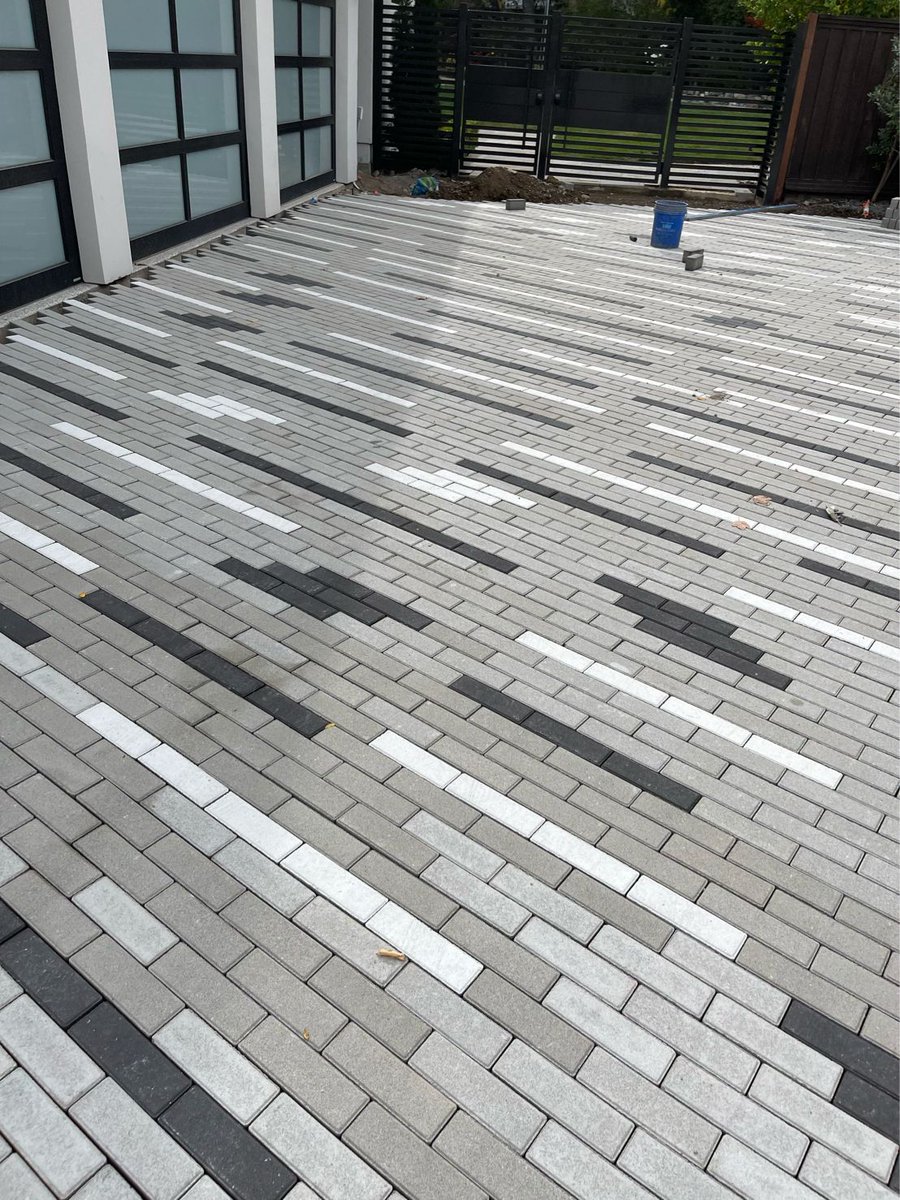 AckerStone's tweet photo. When your driveway becomes art.π¨
π§±4x12 in Granada White, Pewter, Israel Pewter, Onyx
Materials: @SiteOneSupply
Installation: Saratoga Pavers
#ackerstone #theartofackerstone #ackerstonepavers #hardscapes #hardscapedesign #pavers #paverdesign #drivewaydesign #drivewaydream https://t.co/Cv51VBzCLW