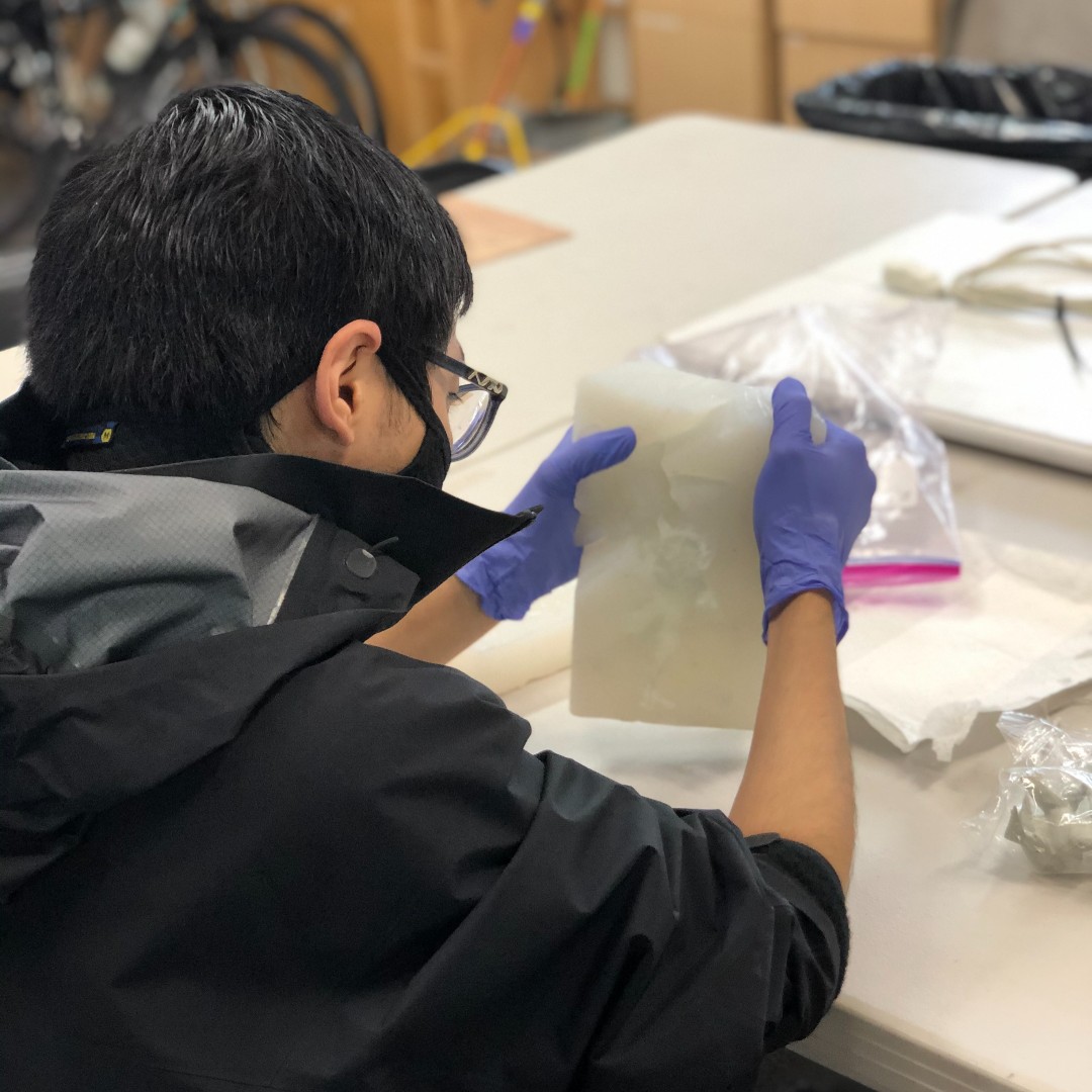 SeattleMakersHQ's tweet photo. Daniel learned to make silicone molds at Seattle Makers before casting his custom made figure in resin. You can learn to resin cast too! Join us on Saturday, Nov 6 for Toy Maker 3: Resin Casting class!
.
.
.
#seattlemakers #seattle #events #resincasting #classes #teambuilding https://t.co/LKF049snSJ